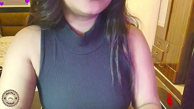 Snapshot of Yara-143 chatting on 06-12-26, 11:35 Yara-143 online show from 06-12-26, 11:35