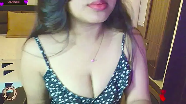 Snapshot of Yara-143 chatting on 06-28-26, 06:47 Yara-143 online show from 06-28-26, 06:47