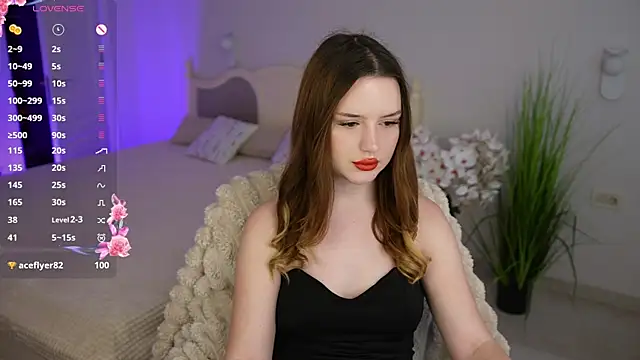 Snapshot of Milana_Moons chatting on 07-17-26, 10:55 Milana Moons online show from 07-17-26, 10:55