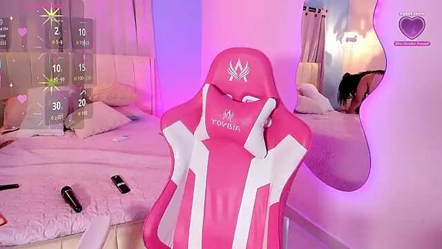 Snapshot of LOU_22_ chatting on 03-15-26, 01:44 LOU 22 online show from 03-15-26, 01:44