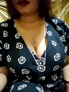 Snapshot of PARI51 chatting on 06-11-26, 08:18 PARI51 online show from 06-11-26, 08:18