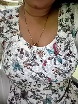 Snapshot of PARI51 chatting on 06-19-26, 08:12 PARI51 online show from 06-19-26, 08:12