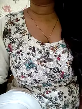 Snapshot of PARI51 chatting on 07-10-26, 08:44 PARI51 online show from 07-10-26, 08:44