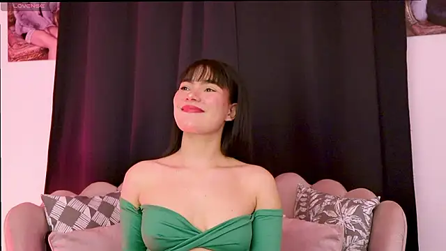 dakotacollins  online show from 03-19-26, 01:53