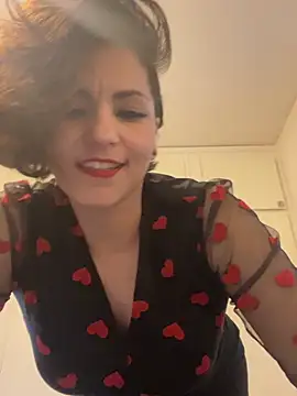eva luz online show from 05-14-26, 05:09