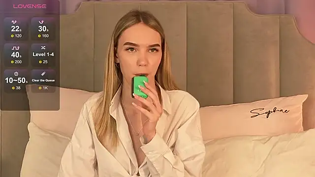 Snapshot of NikkiRyx chatting on 02-08-26, 03:59 NikkiRyx online show from 02-08-26, 03:59