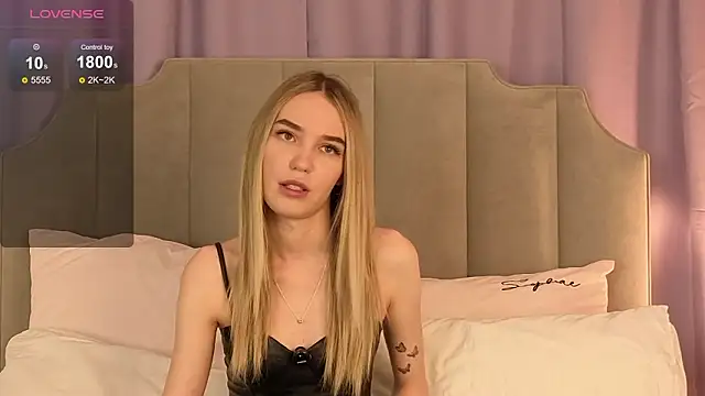 Snapshot of NikkiRyx chatting on 02-11-26, 04:01 NikkiRyx online show from 02-11-26, 04:01