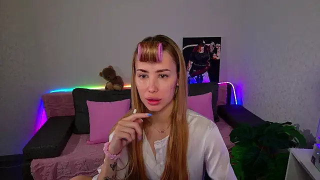 plugmyHDMI online show from 06-19-26, 02:49