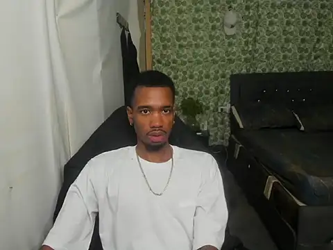 Snapshot of Kofi_exotic_2 chatting on 06-17-26, 12:35 Kofi exotic 2 online show from 06-17-26, 12:35