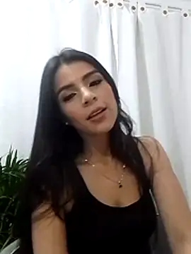Snapshot of EvaMiranda chatting on 06-11-26, 04:10 EvaMiranda online show from 06-11-26, 04:10