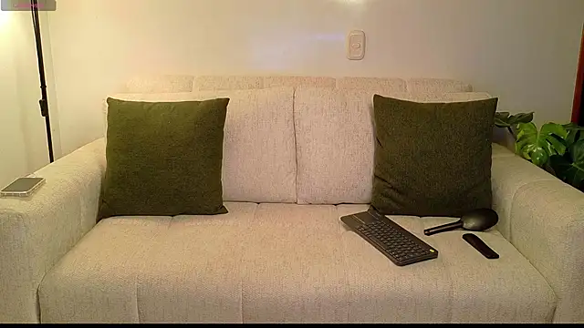 ivonnybonita   online show from 04-11-26, 02:49