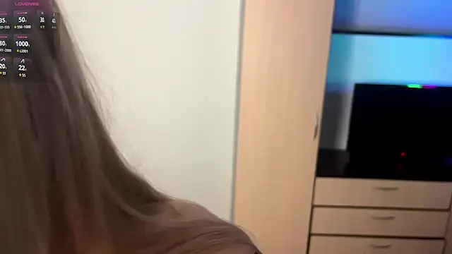 Snapshot of Velmiora chatting on 03-19-26, 04:11 Velmiora online show from 03-19-26, 04:11