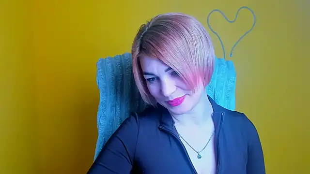 CuttieEmma online show from 04-05-26, 05:59