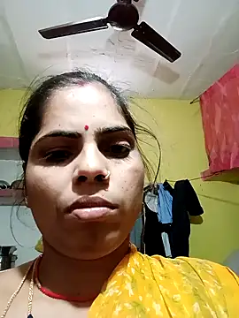 Snapshot of Priyakoli4568 chatting on 02-18-26, 04:19 Priyakoli4568 online show from 02-18-26, 04:19