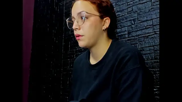 Snapshot of Miss_Dior2 chatting on 04-14-26, 02:12 Miss Dior2 online show from 04-14-26, 02:12