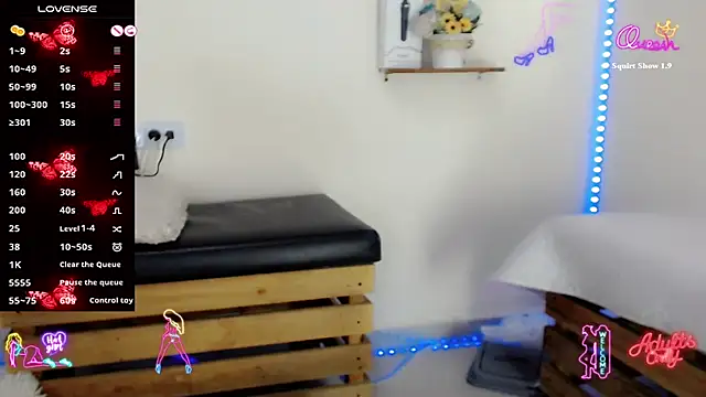 NathalialLooes online show from 04-08-26, 06:02