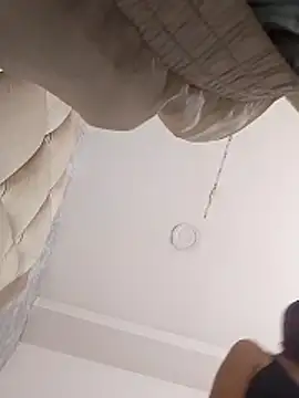 CleoFoxx  online show from 04-12-26, 12:32