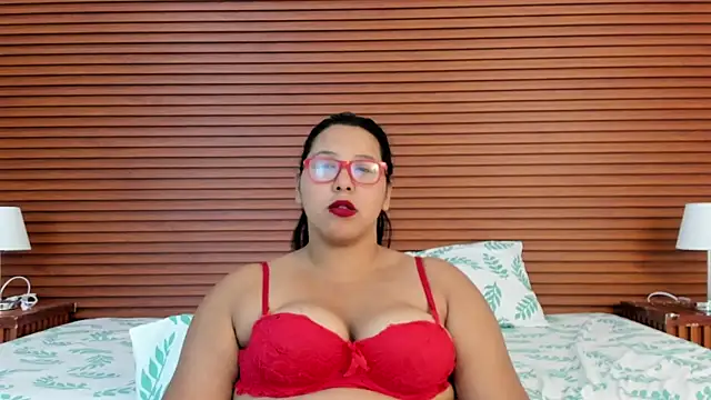 Snapshot of DeepandCurvy chatting on 05-17-26, 03:04 DeepandCurvy online show from 05-17-26, 03:04
