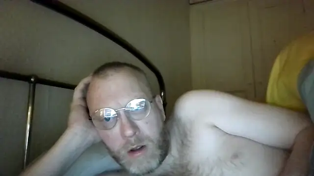 Snapshot of UnshodSixties chatting on 03-28-26, 03:39 UnshodSixties online show from 03-28-26, 03:39