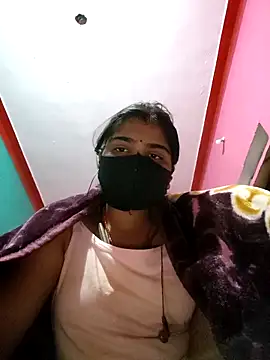 Snapshot of Divyanshi_hott chatting on 02-05-26, 05:17 Divyanshi hott online show from 02-05-26, 05:17