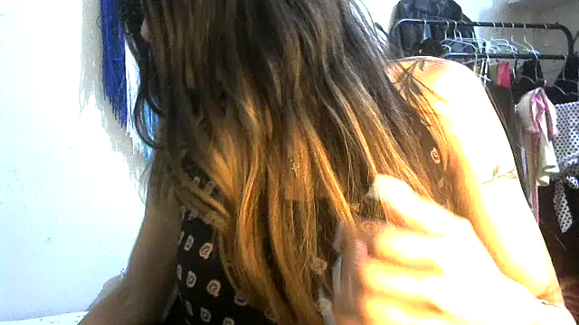 Snapshot of call_me_babyy chatting on 04-25-26, 04:15 call me babyy online show from 04-25-26, 04:15
