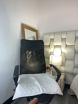 AnnieGirl  online show from 03-10-26, 01:54