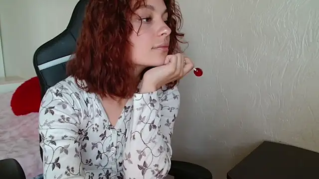 Snapshot of Eva_Avea chatting on 05-21-26, 10:33 Eva Avea online show from 05-21-26, 10:33