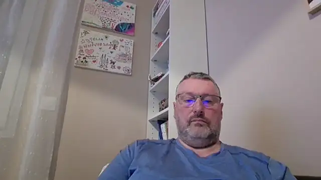 Snapshot of doudou310 chatting on 03-05-26, 05:14 doudou310 online show from 03-05-26, 05:14