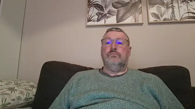 Snapshot of doudou310 chatting on 03-16-26, 05:44 doudou310 online show from 03-16-26, 05:44