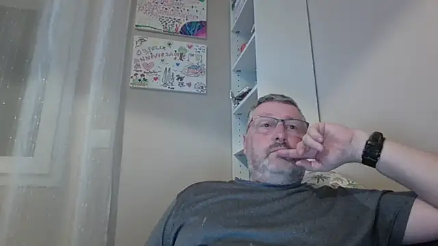 Snapshot of doudou310 chatting on 03-18-26, 04:37 doudou310 online show from 03-18-26, 04:37