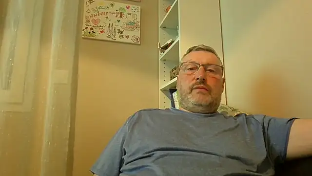 Snapshot of doudou310 chatting on 03-19-26, 05:11 doudou310 online show from 03-19-26, 05:11