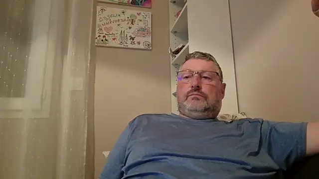 Snapshot of doudou310 chatting on 03-24-26, 04:17 doudou310 online show from 03-24-26, 04:17