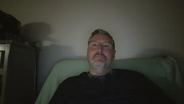 Snapshot of doudou310 chatting on 04-07-26, 04:35 doudou310 online show from 04-07-26, 04:35