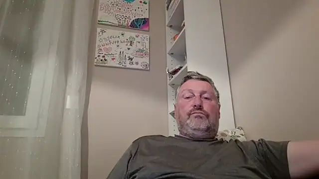 Snapshot of doudou310 chatting on 04-12-26, 02:27 doudou310 online show from 04-12-26, 02:27