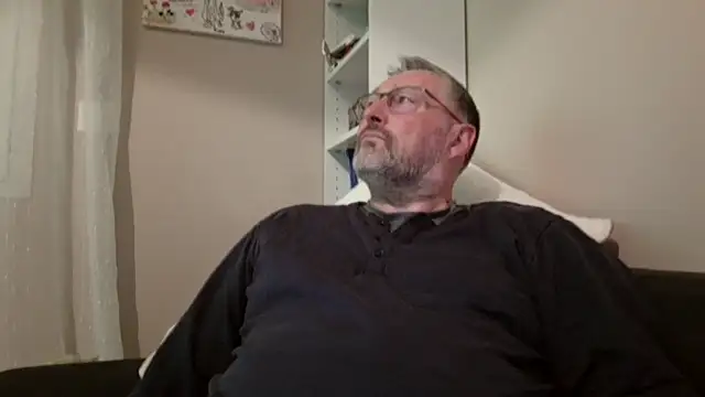 Snapshot of doudou310 chatting on 04-15-26, 03:46 doudou310 online show from 04-15-26, 03:46