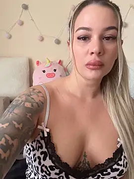 sexybatwomen33 online show from 03-07-26, 06:54