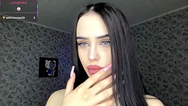 IeshaOsorio online show from 04-07-26, 08:04