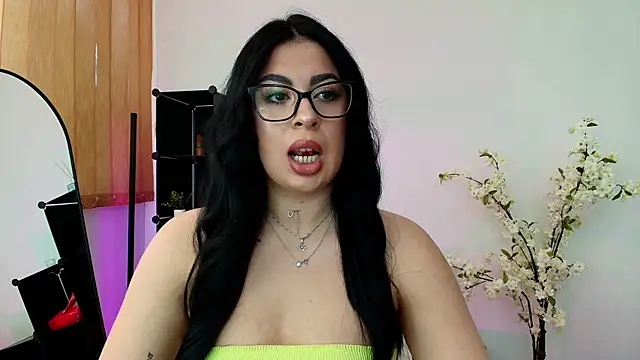 Snapshot of MissyScarlet chatting on 05-11-26, 02:12 MissyScarlet online show from 05-11-26, 02:12