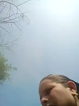 Snapshot of Lucky_couple-1 chatting on 02-13-26, 05:58 Lucky couple-1 online show from 02-13-26, 05:58