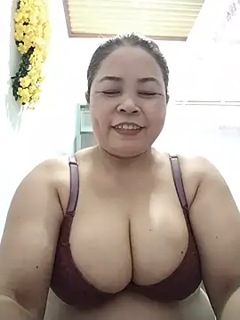 Baby-bigtits2026 online show from 05-18-26, 10:21