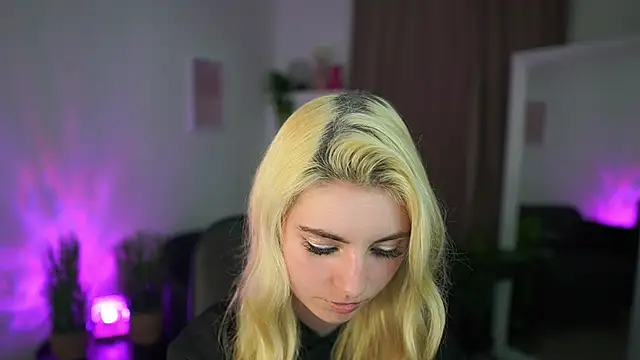 Snapshot of Jetpearl chatting on 03-11-26, 08:15 Jetpearl online show from 03-11-26, 08:15