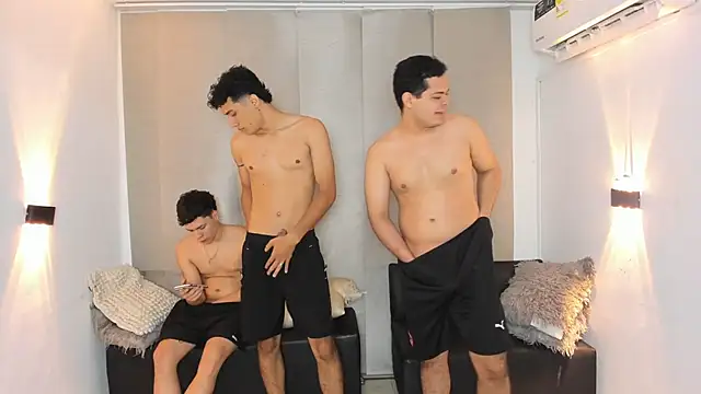 Snapshot of Brutal_sex5 chatting on 04-11-26, 12:53 Brutal sex5 online show from 04-11-26, 12:53