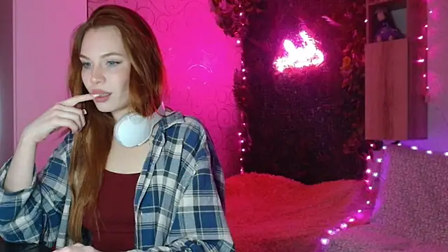 kelly love 222 online show from 04-25-26, 11:35