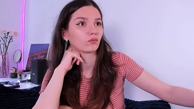 miabellee  online show from 05-18-26, 07:03
