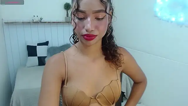 Mona Mistic online show from 04-10-26, 02:17