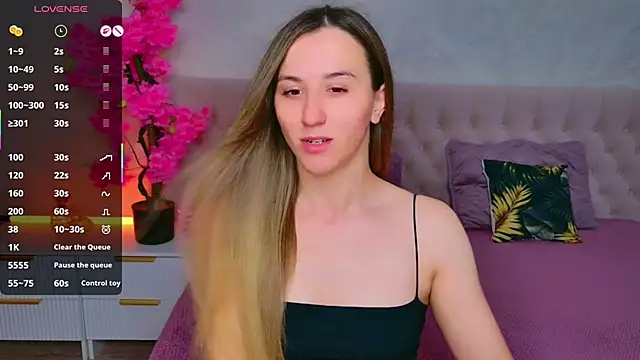 Snapshot of JasminUqueen chatting on 06-09-26, 01:17 JasminUqueen online show from 06-09-26, 01:17