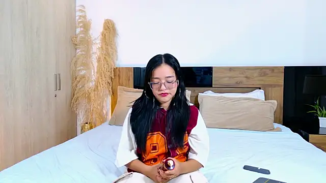Snapshot of AntonellaBons chatting on 07-18-26, 02:32 AntonellaBons online show from 07-18-26, 02:32