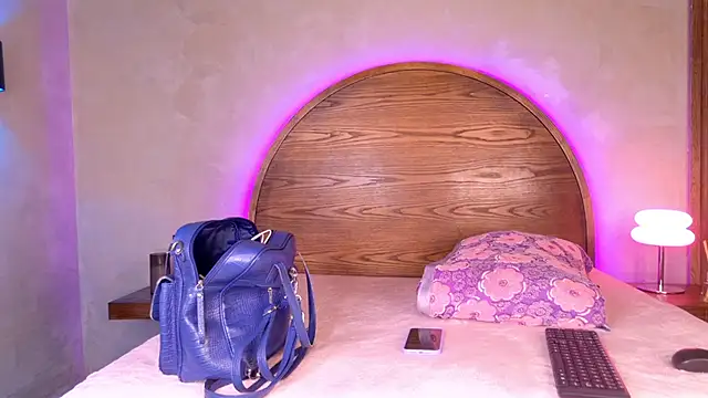 Snapshot of mollyjackson_ chatting on 07-01-26, 10:31 mollyjackson online show from 07-01-26, 10:31