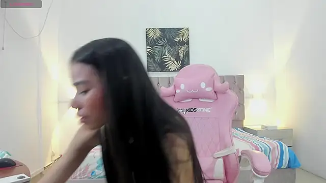 thaliaa smith1 online show from 04-01-26, 08:39