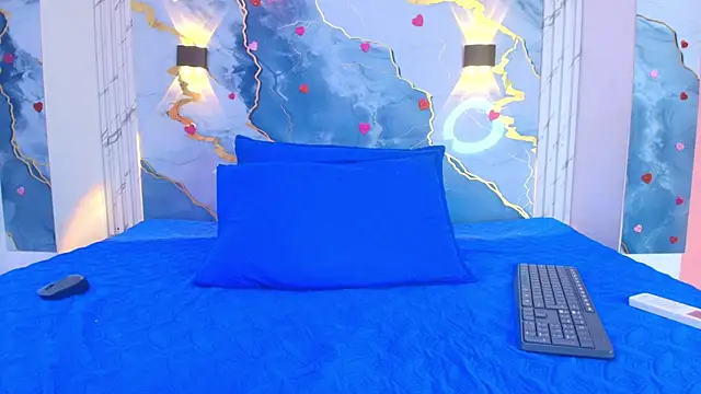 Snapshot of crystal_love08 chatting on 04-09-26, 07:19 crystal love08 online show from 04-09-26, 07:19